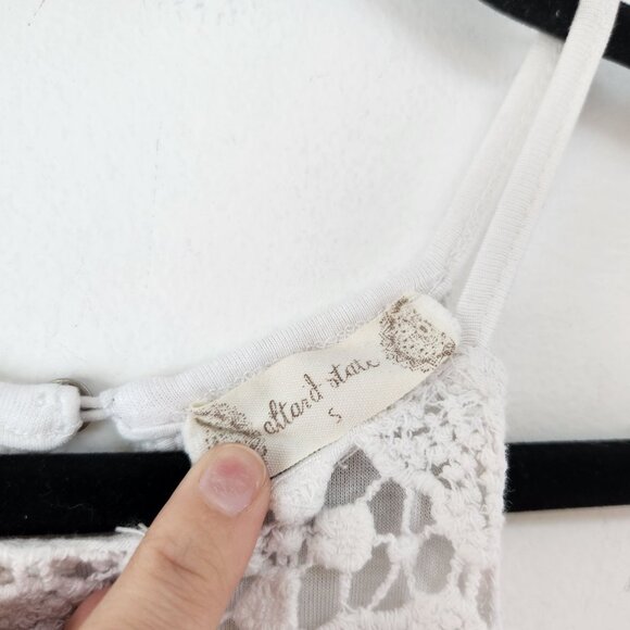 BUNDLE (2) Altar'd State Tank Tops White Red Boho Embroidered Lace Women's S - Picture 12 of 16